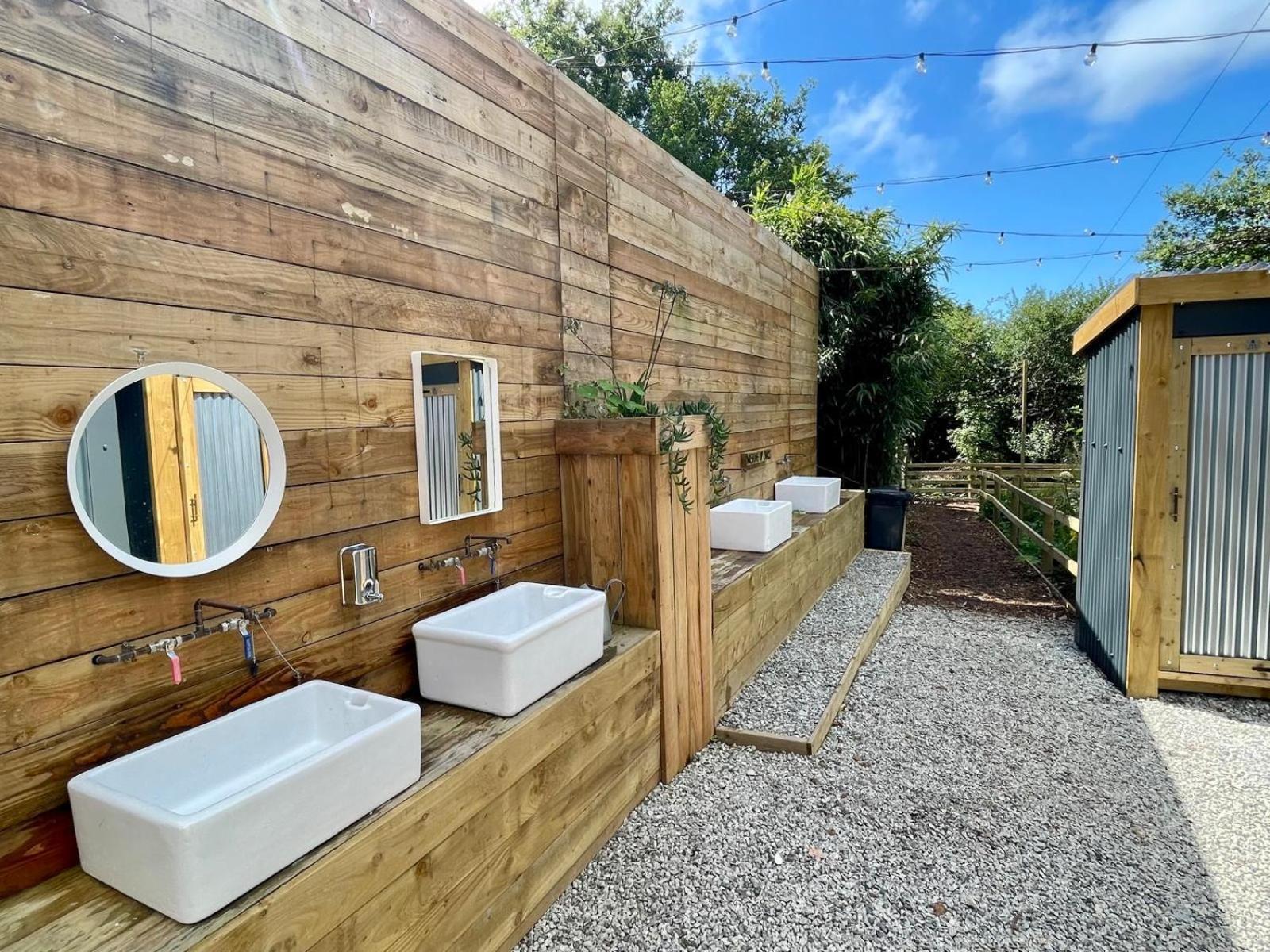 Lakeside Glamping Firecrest سانت كولوم ميجُر المظهر الخارجي الصورة