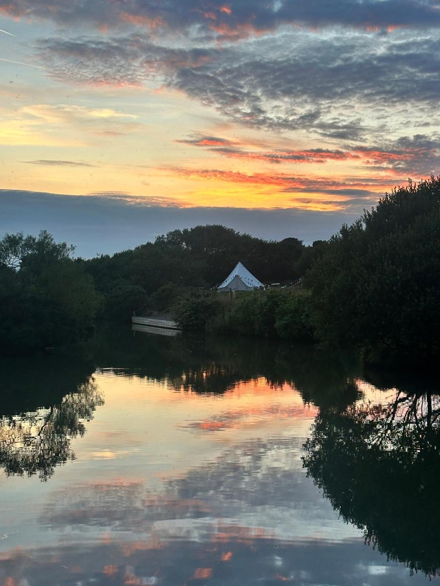 Lakeside Glamping Firecrest سانت كولوم ميجُر المظهر الخارجي الصورة